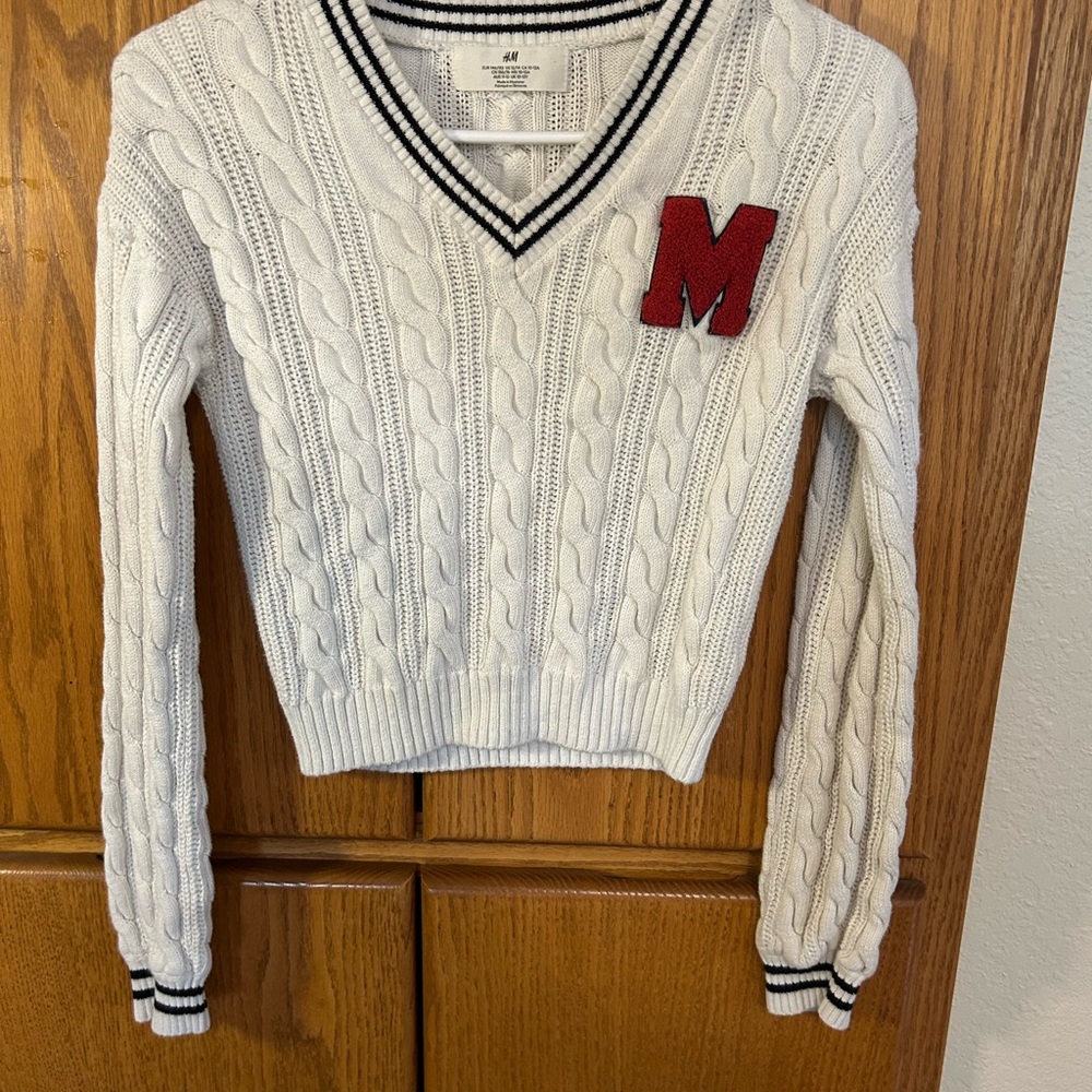 H&M Red and White V-Neck Sweater Cable Knit